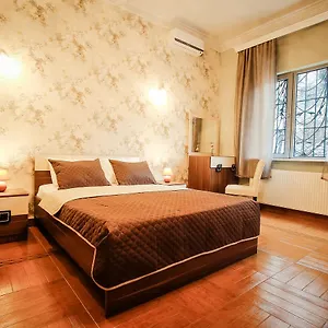 https://hotel-tomas-house.alltbilisihotels.com